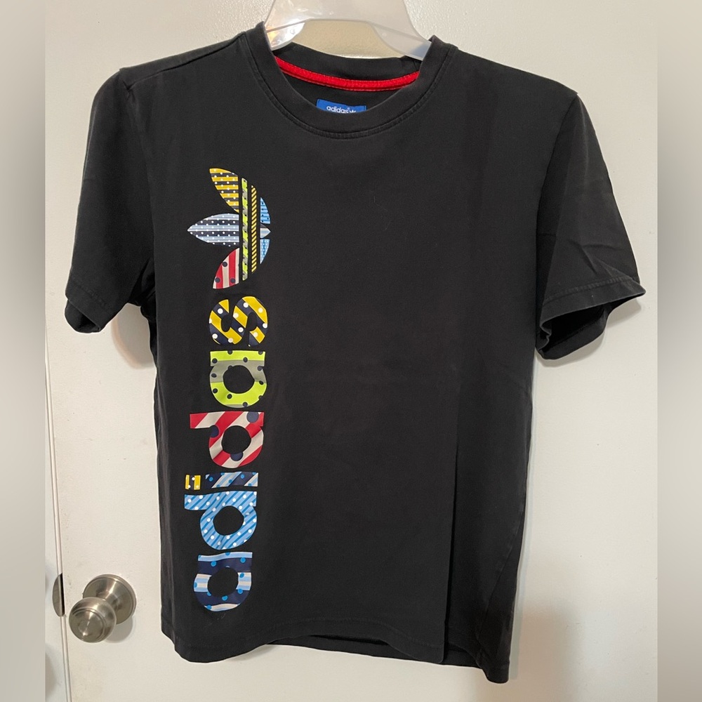 Adidas Men’s youth Short sleeve Crew neck Double sided Large Graphics Logo M